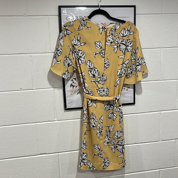 Yellow tie waist dress flutter sleeve - Picture 2 of 3